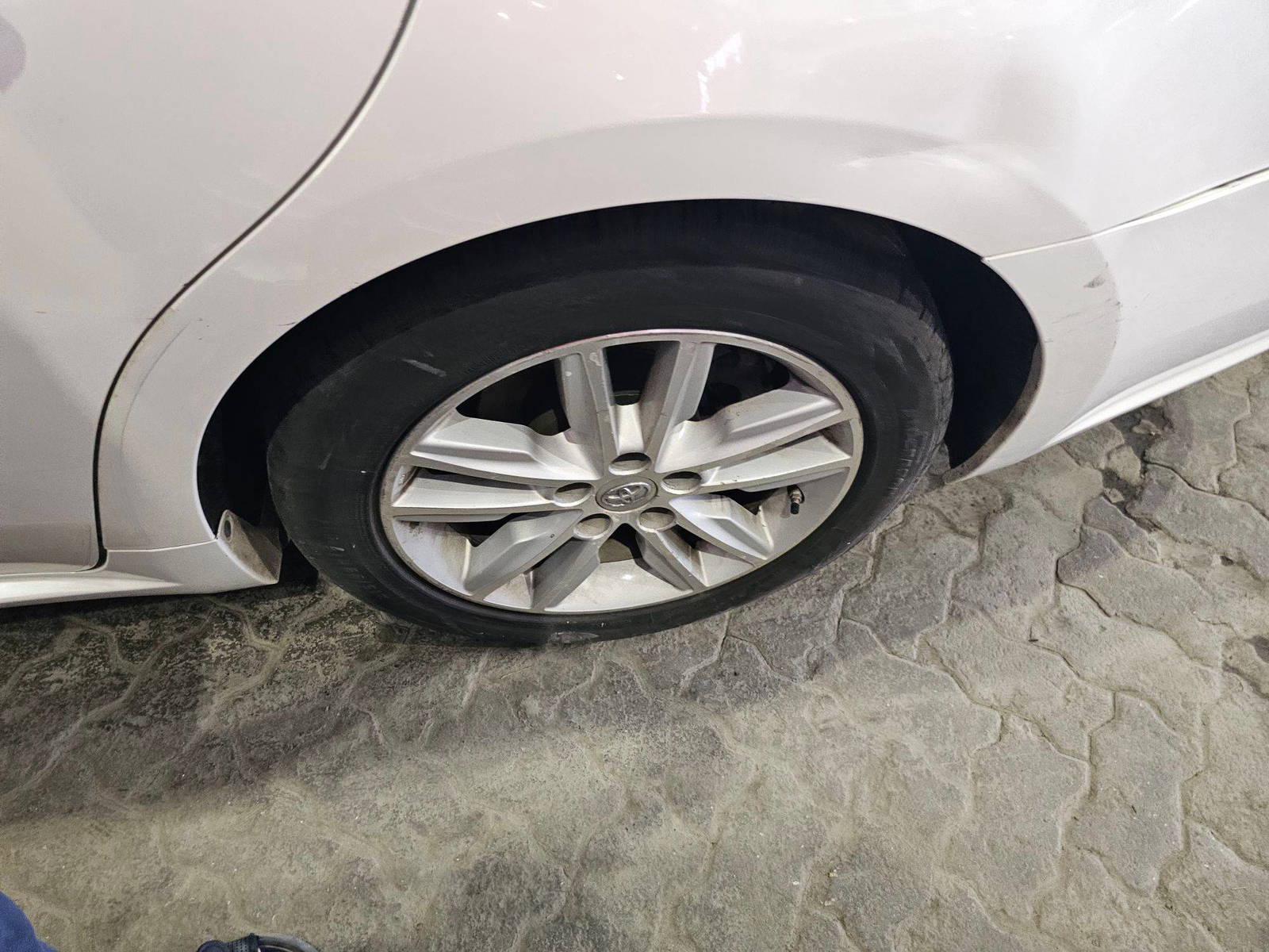 2013 TOYOTA AVALON — 187320 Miles — Lot DU070667 — Main - Marhaba Auctions Used Cars - Image 6