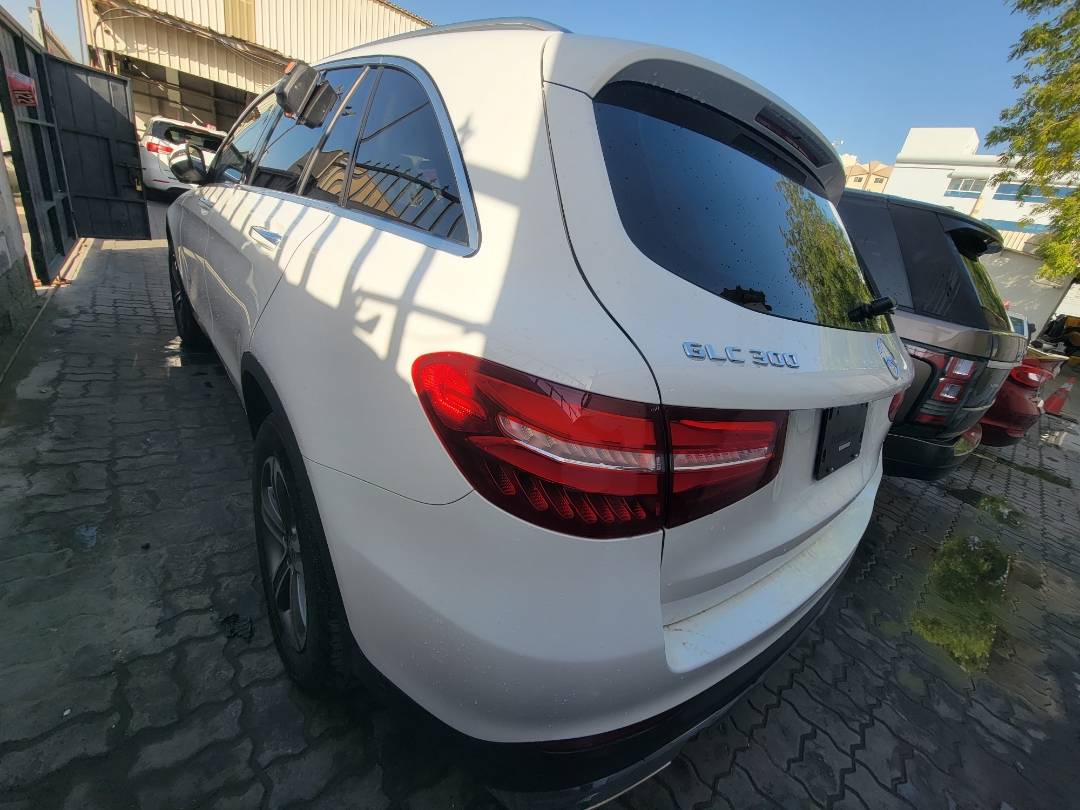 2018 MERCEDES BENZ GLC-300 — 96961 Miles — Lot B9JV050641 — Main - Marhaba Auctions Used Cars - Image 5