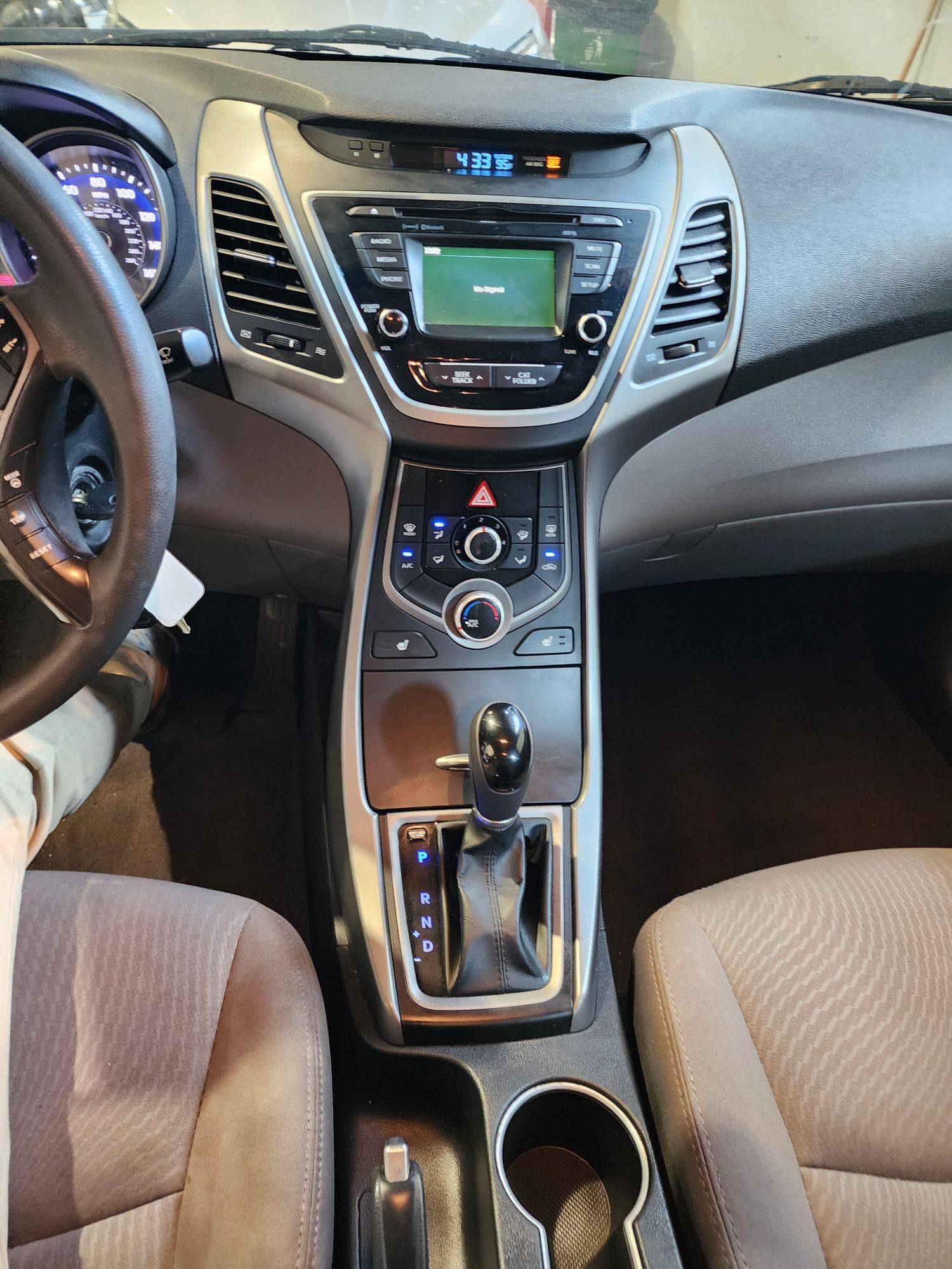 2014 HYUNDAI ELANTRA — 214570 Miles — Lot 39465044 — Al Quoz - Marhaba Auctions Used Cars - Image 10
