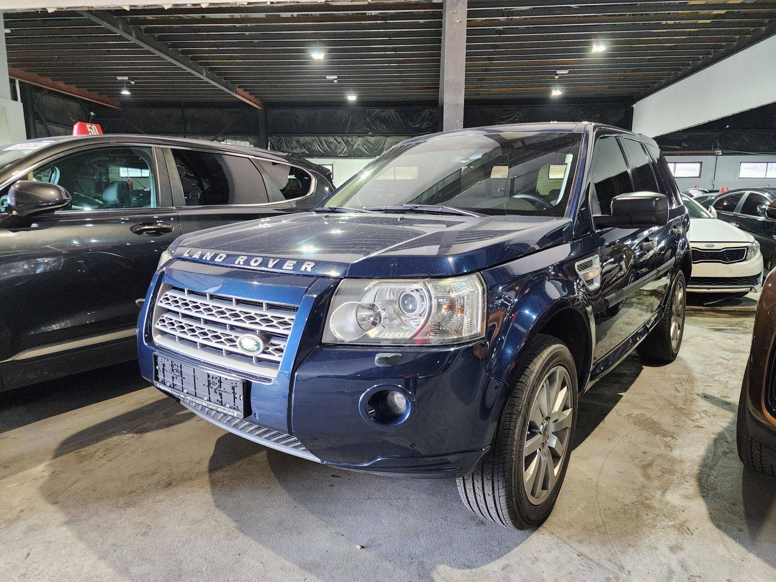 2009 LAND ROVER LR2 — 120189 KM — Lot 123795 — Al Quoz - Marhaba Auctions Used Cars - Image 4