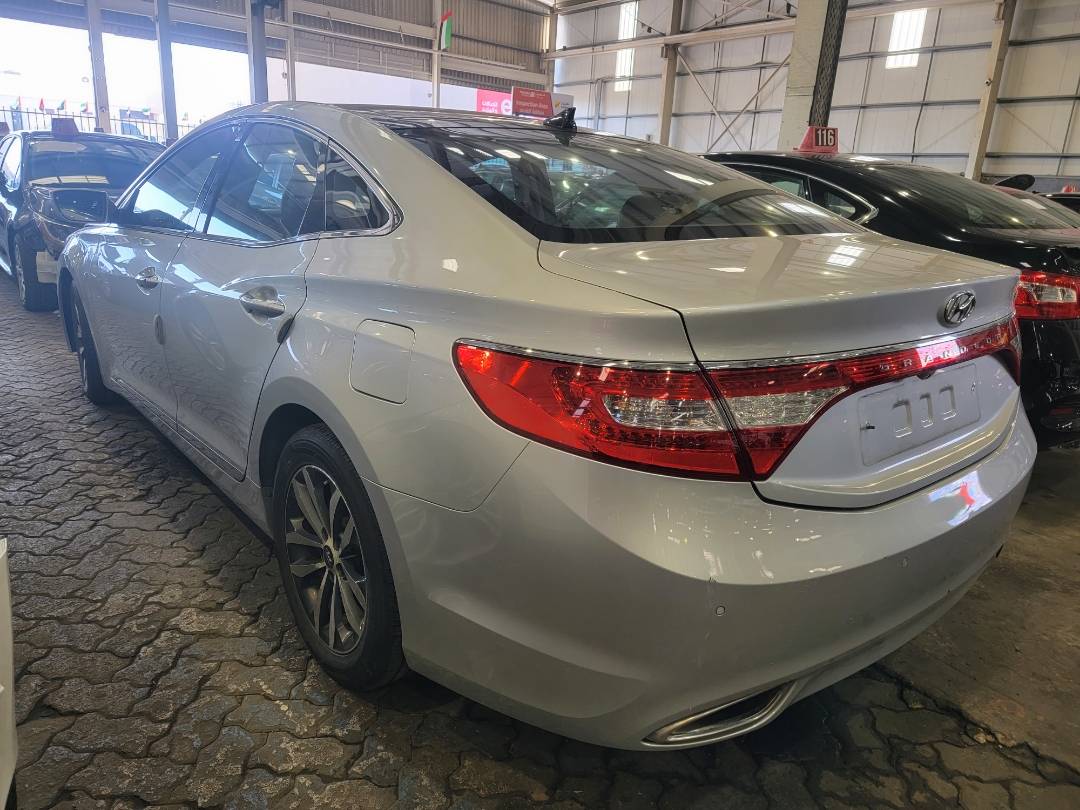 2012 HYUNDAI GRANDEUR — 147556 KM — Lot A162760 — Main - Marhaba Auctions Used Cars - Image 5