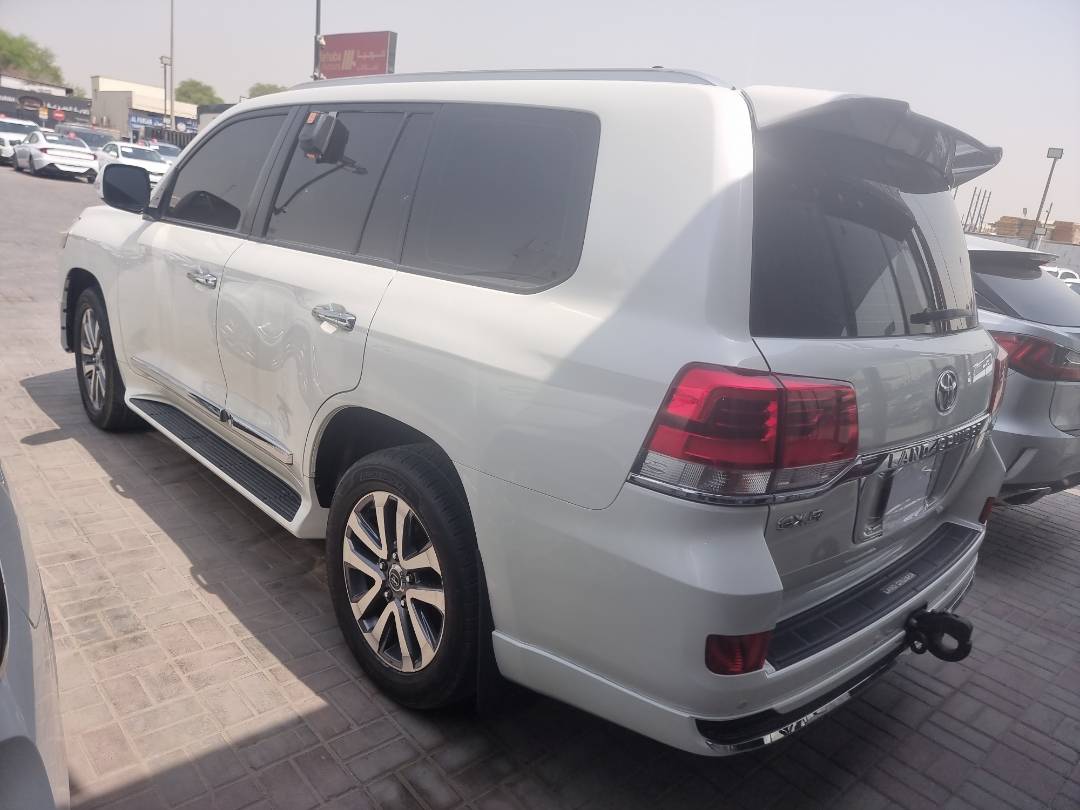 2017 TOYOTA LAND CRUISER — 102130 KM — Lot 4138120 — Ind. 12 - Marhaba Auctions Used Cars - Image 5