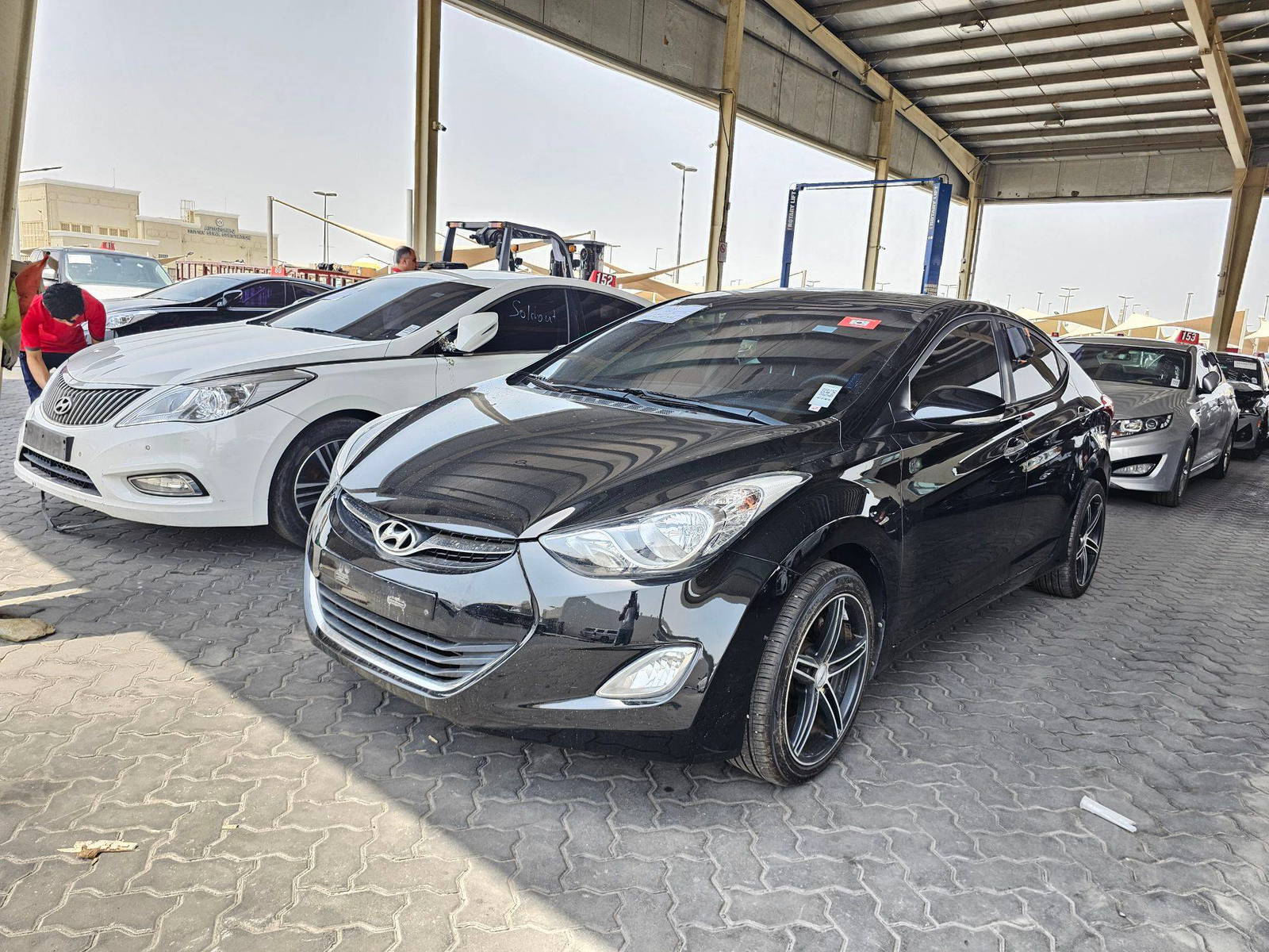2011 HYUNDAI AVANTE — 121775 KM — Lot 062915 — Souq - Marhaba Auctions Used Cars - Image 5