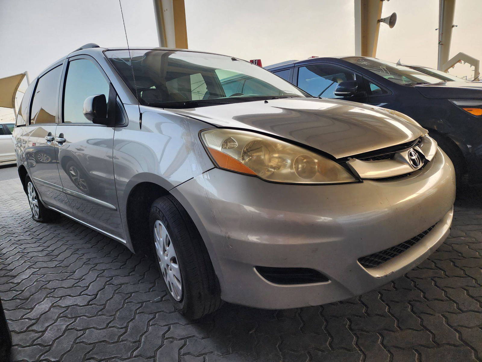 2009 TOYOTA SIENNA — 163458 Miles — Lot 48333374 — Souq - Marhaba Auctions Used Cars - Image 6