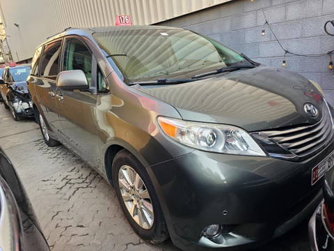 2011 TOYOTA SIENNA at Marhaba Auctions