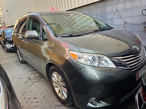 TOYOTA SIENNA