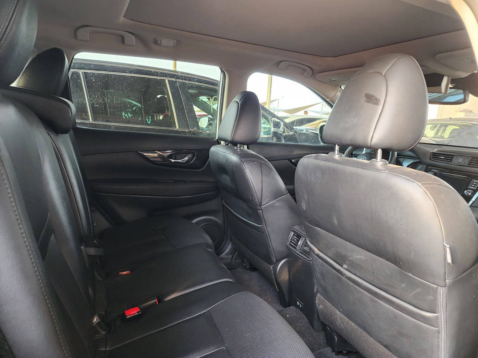 2019 NISSAN ROGUE — 112882 Miles — Lot 43470104 — Souq - Marhaba Auctions Used Cars - Image 4