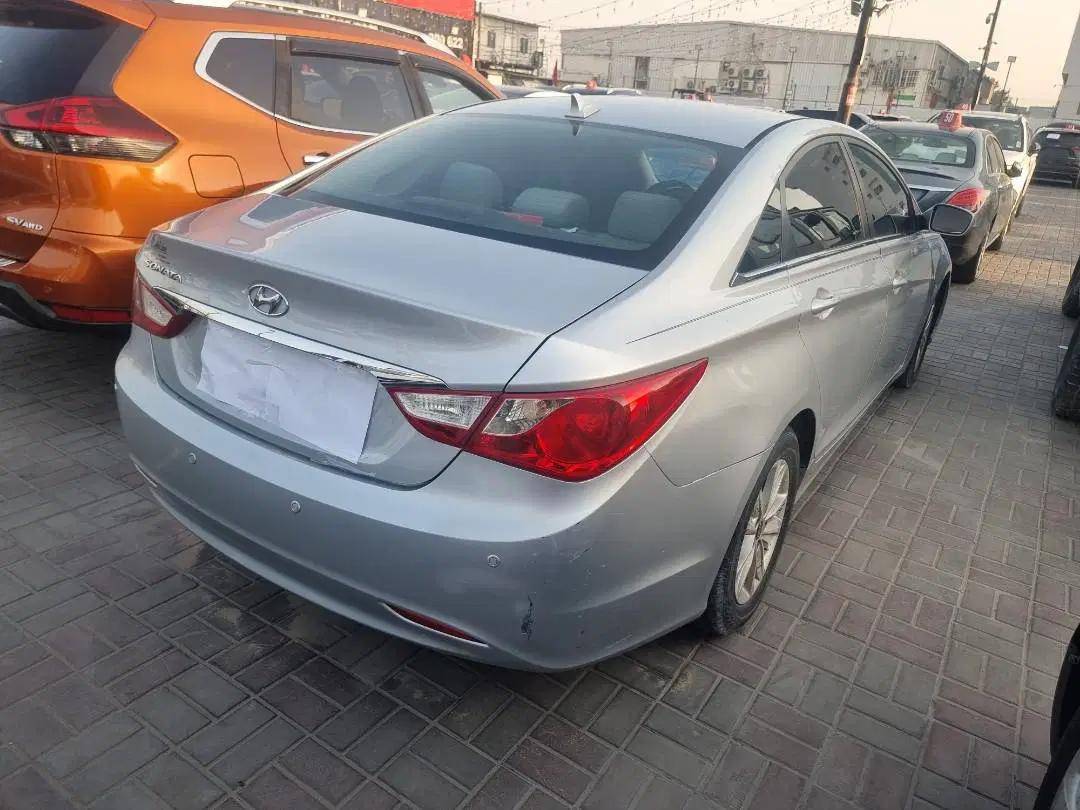 2011 HYUNDAI SONATA — 219332 Miles — Lot H076757 — Ind. 12 - Marhaba Auctions Used Cars - Image 5
