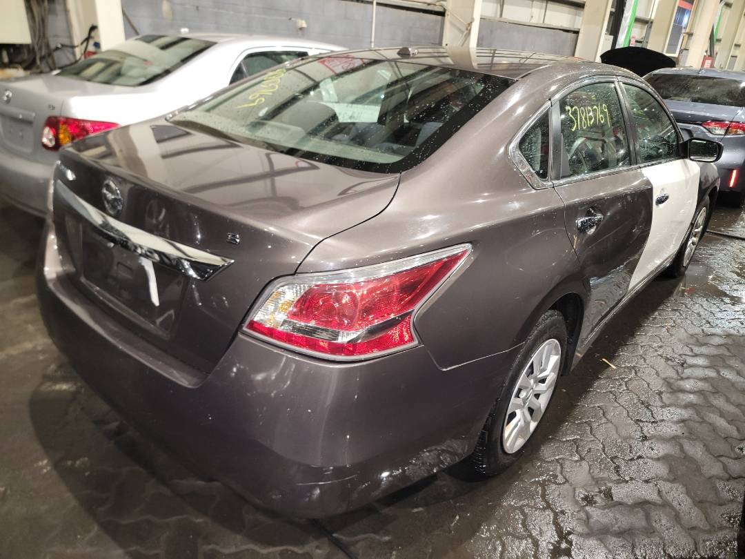 2015 NISSAN ALTIMA — 157647 Miles — Lot 37813769 - Marhaba Auctions Used Cars - Image 4