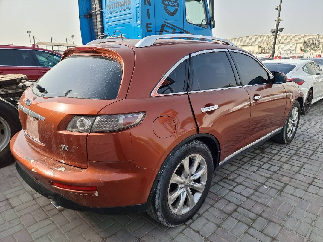 2008 INFINITI FX35 — 293757 KM — Lot 215487 — Ind. 12 - Marhaba Auctions Used Cars - Image 4