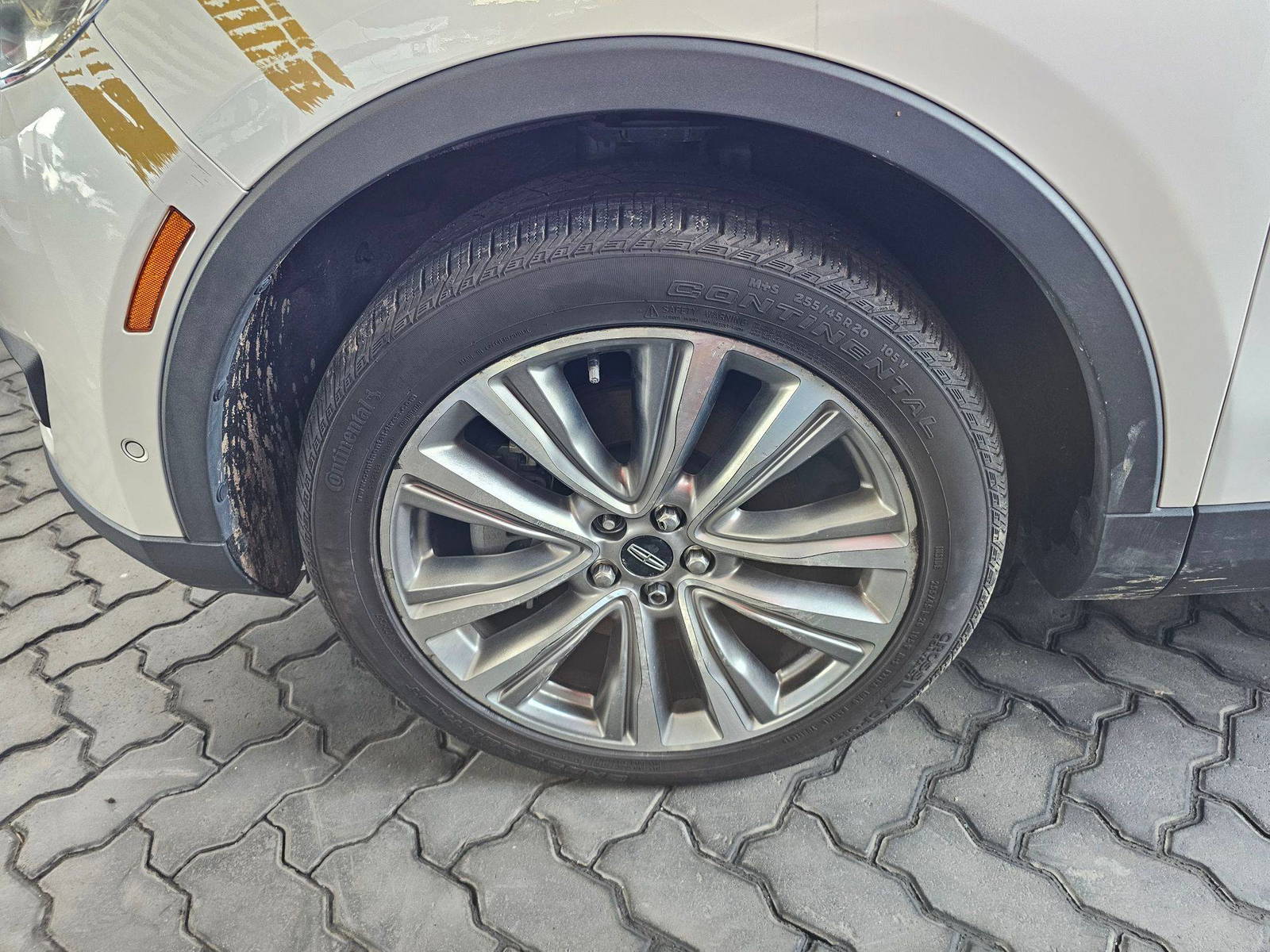 2016 LINCOLN MKX — 208584 KM — Lot L67650 — Souq - Marhaba Auctions Used Cars - Image 11