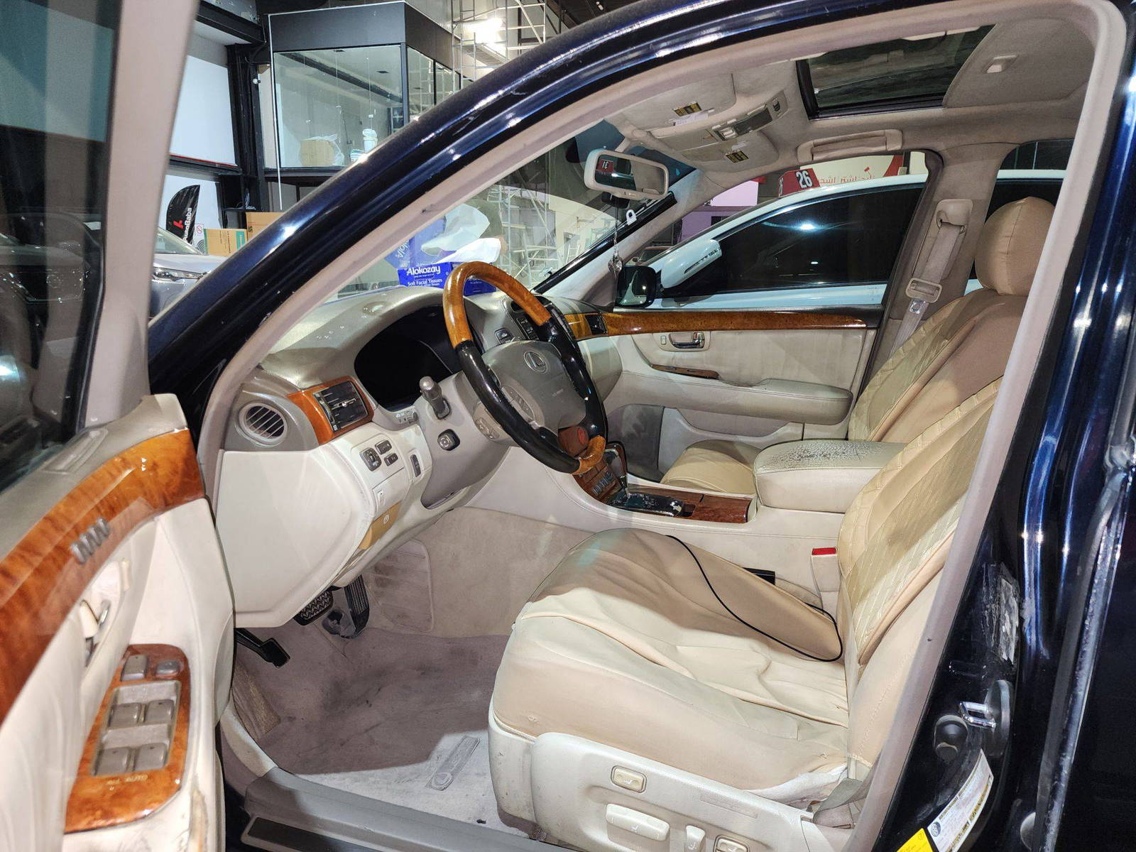 2004 LEXUS LS 430 — 306005 Miles — Lot 26079 — Al Quoz - Marhaba Auctions Used Cars - Image 10