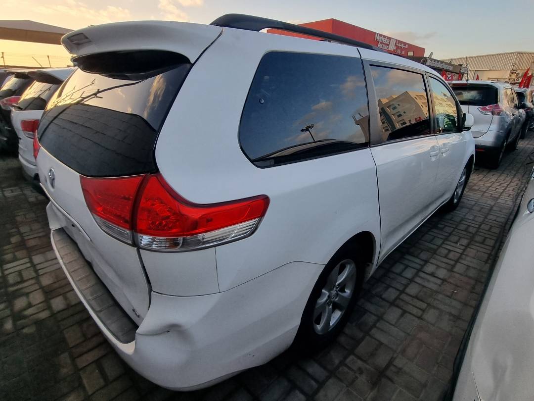 2011 TOYOTA SIENNA — 199453 Miles — Lot S017852 — Ind. 12 - Marhaba Auctions Used Cars - Image 5