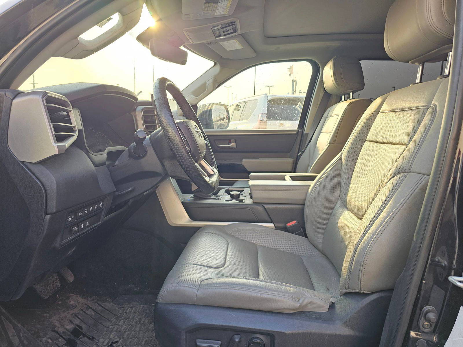 2023 TOYOTA TUNDRA — 47710 KM — Lot 76721924 — Souq - Marhaba Auctions Used Cars - Image 9