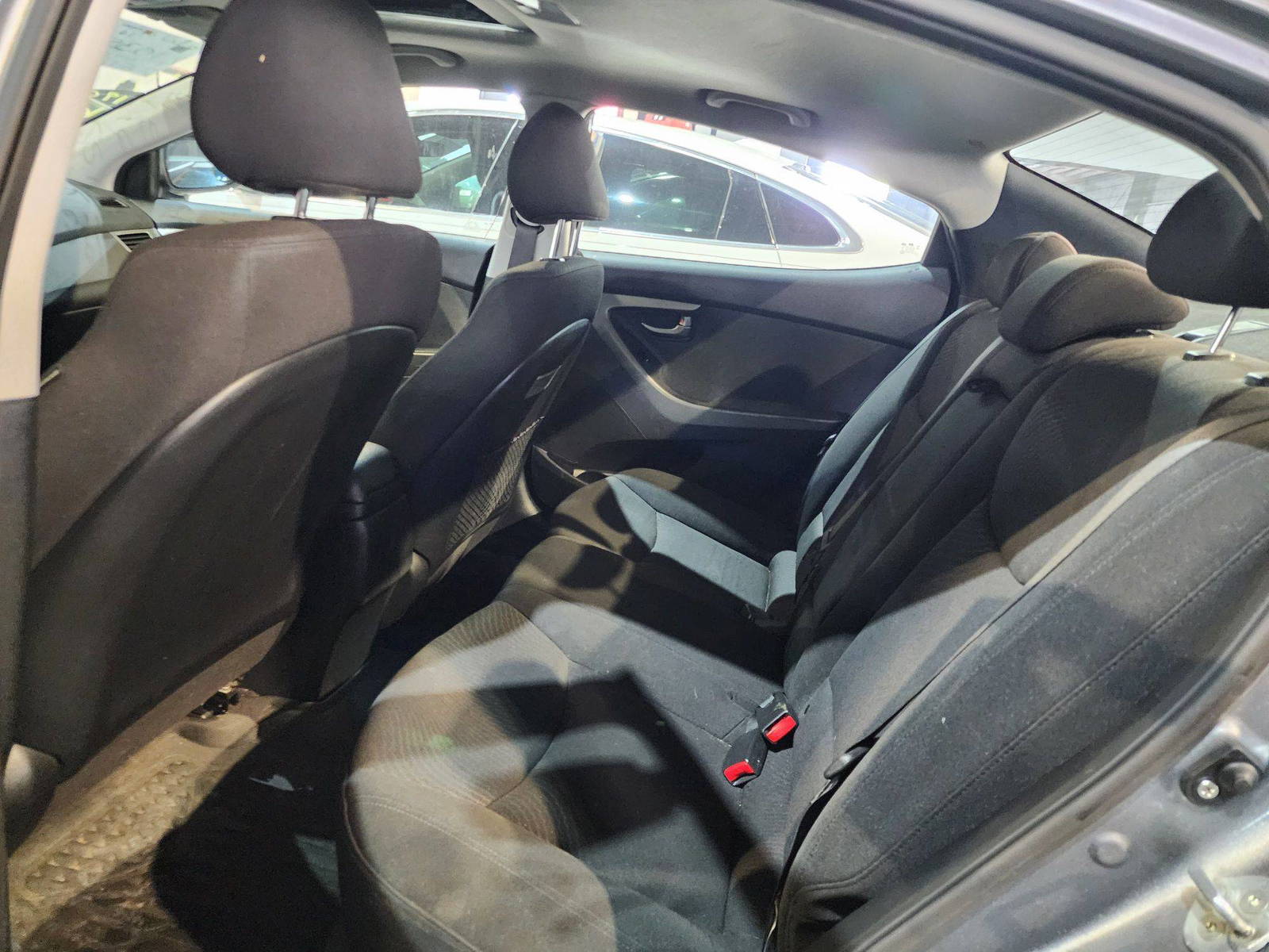 2016 HYUNDAI ELANTRA — 196351 KM — Lot 582338 — Al Quoz - Marhaba Auctions Used Cars - Image 7