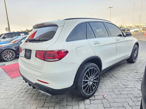 MERCEDES BENZ GLC-300