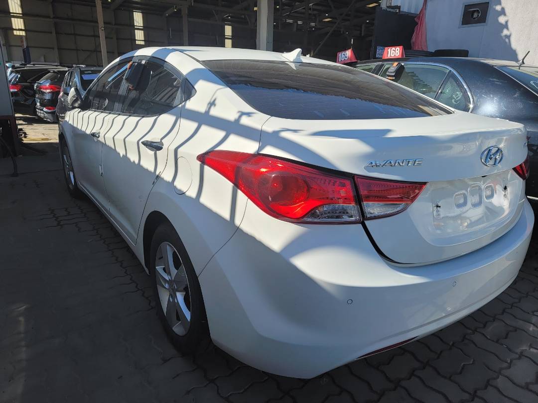 2011 HYUNDAI AVANTE — 151986 KM — Lot 008433 — Main - Marhaba Auctions Used Cars - Image 5