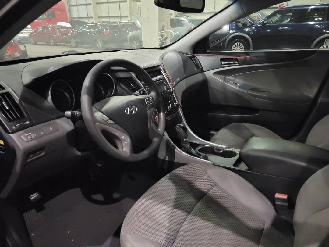 2012 HYUNDAI SONATA — 182755 Miles — Lot H467669 — Main - Marhaba Auctions Used Cars - Image 6
