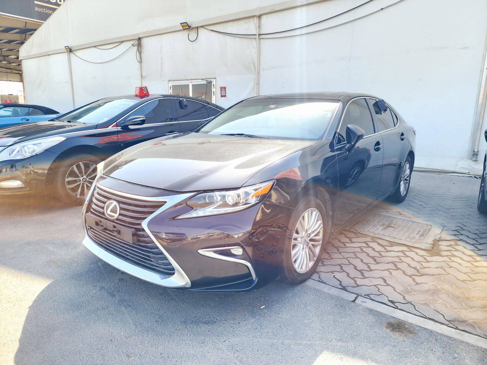 2018 LEXUS ES 350 — 619593 KM — Lot 3J2262563 — Souq - Marhaba Auctions Used Cars - Image 5
