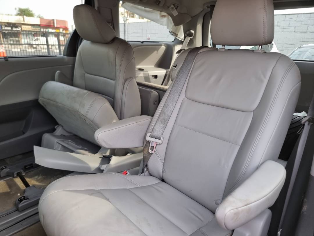 2018 TOYOTA SIENNA — 92882 Miles — Lot 125487 — Ind. 12 - Marhaba Auctions Used Cars - Image 7