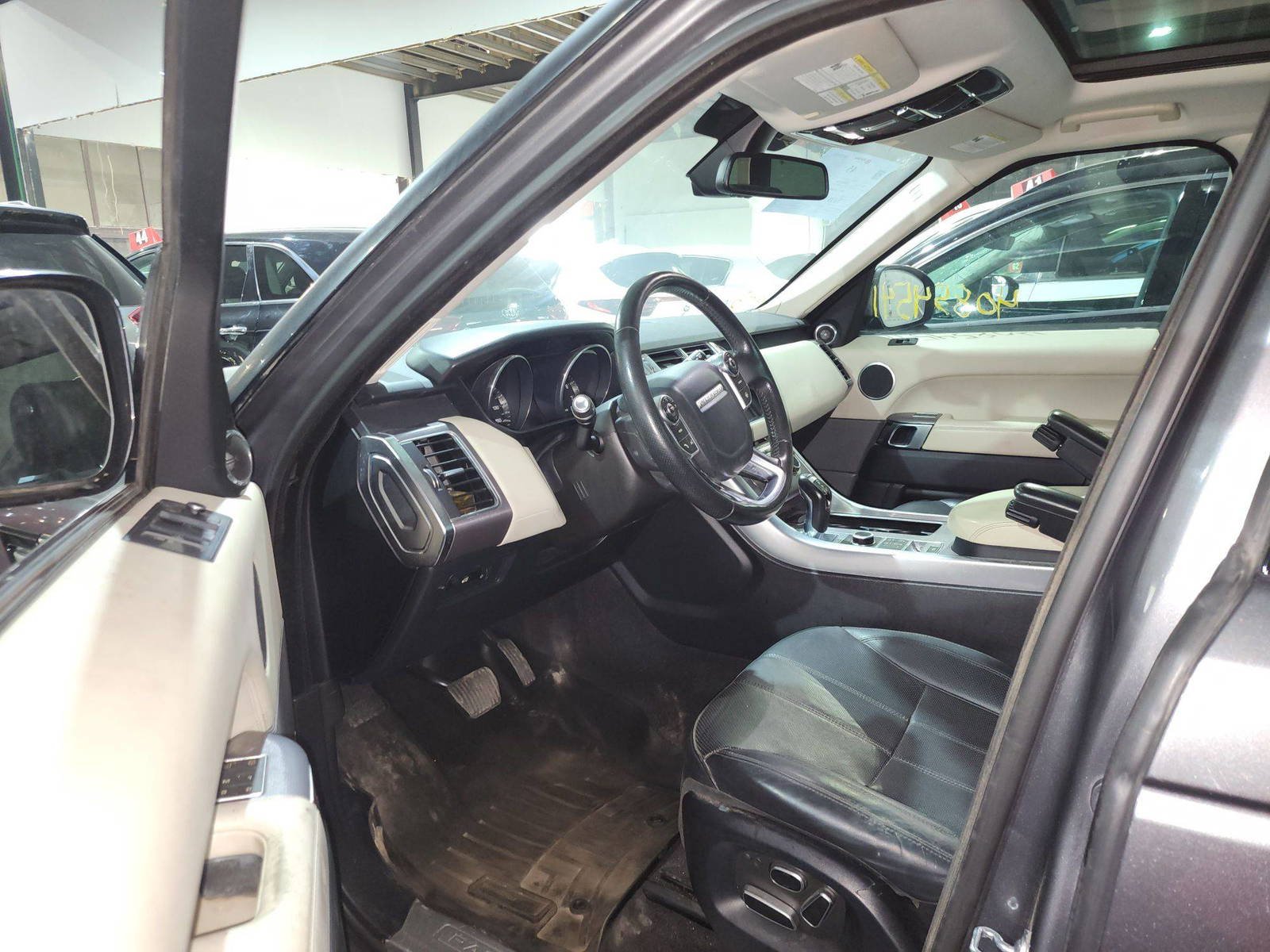 LAND ROVER RANGE ROVER SPORT 2015 - Marhaba Auction Used Cars - Image 9