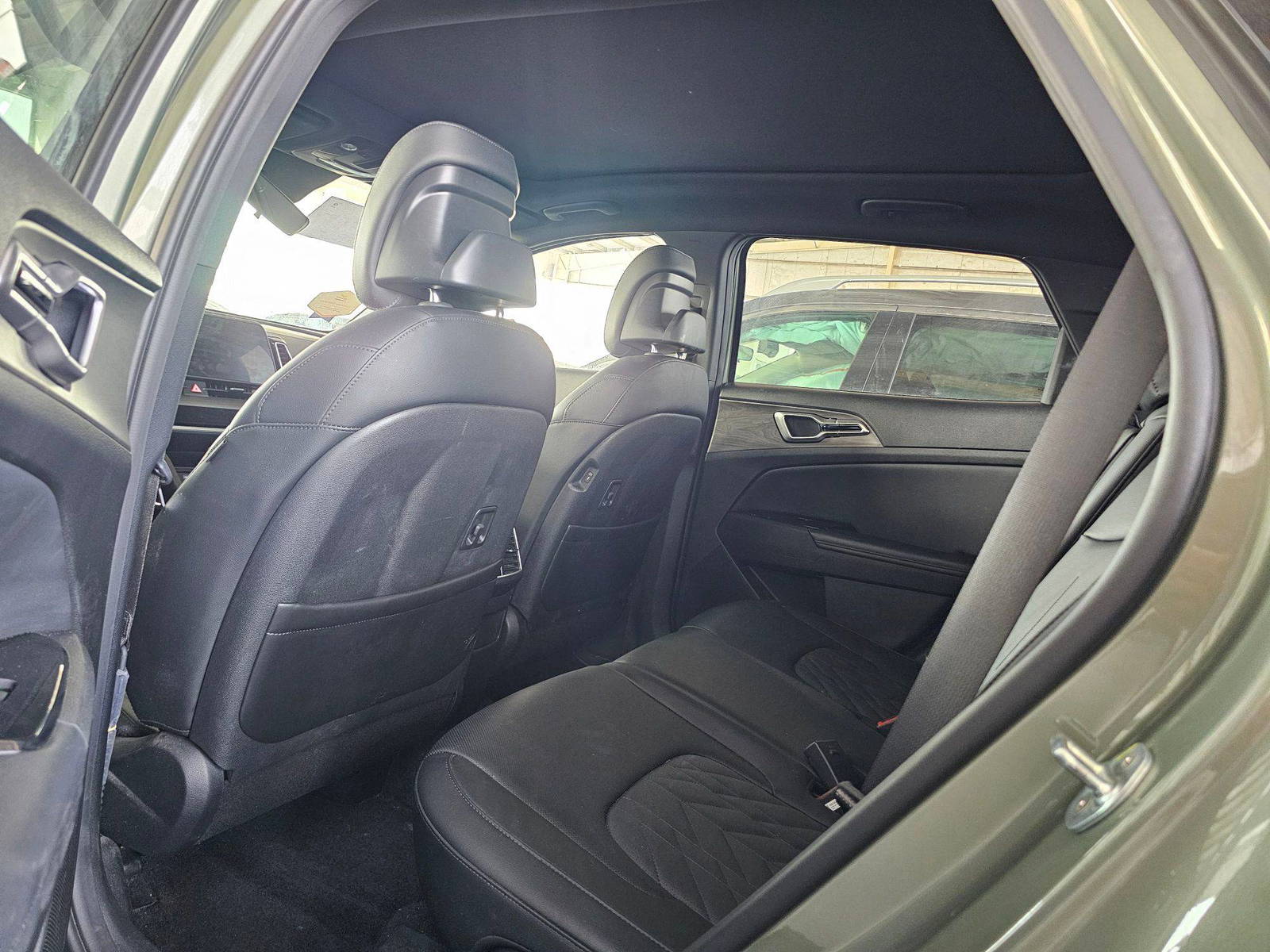 2023 KIA SPORTAGE — 45299 Miles — Lot 43904236 — Al Sajaa - Marhaba Auctions Used Cars - Image 6
