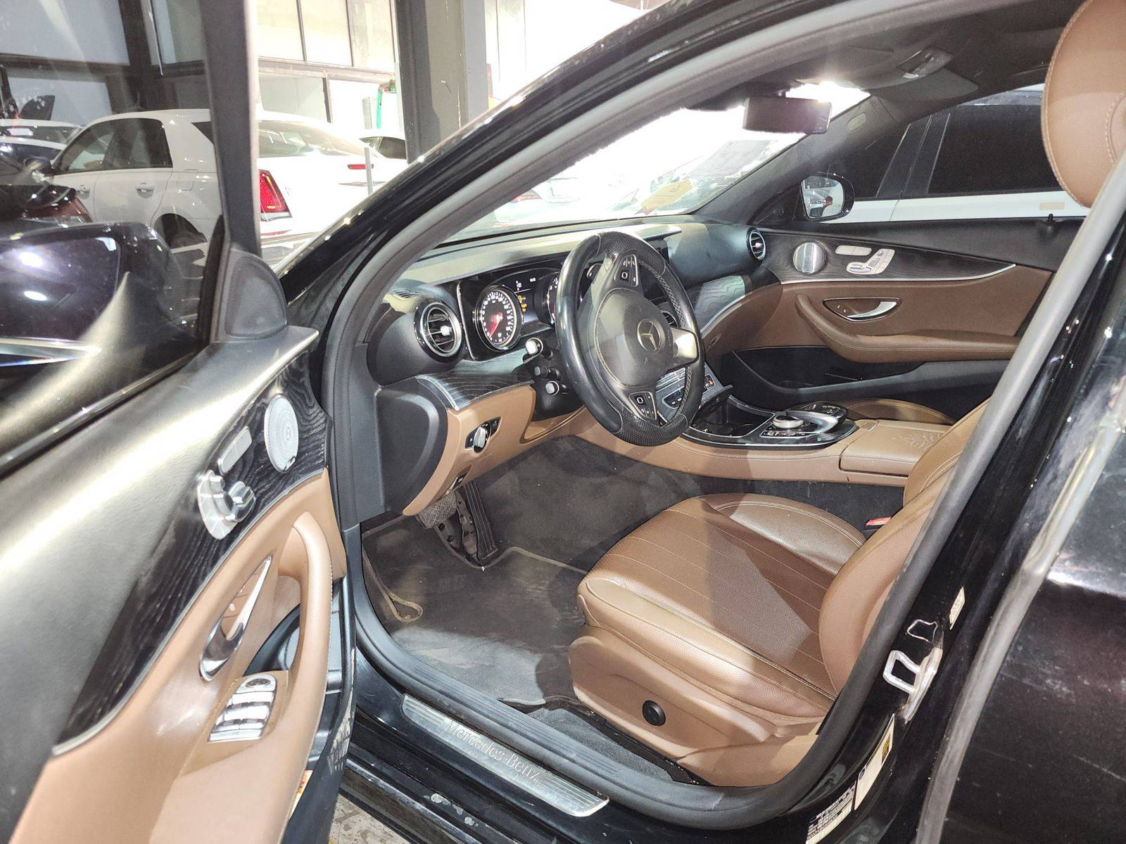 MERCEDES BENZ E-300 2018 - Marhaba Auction Used Cars - Image 9
