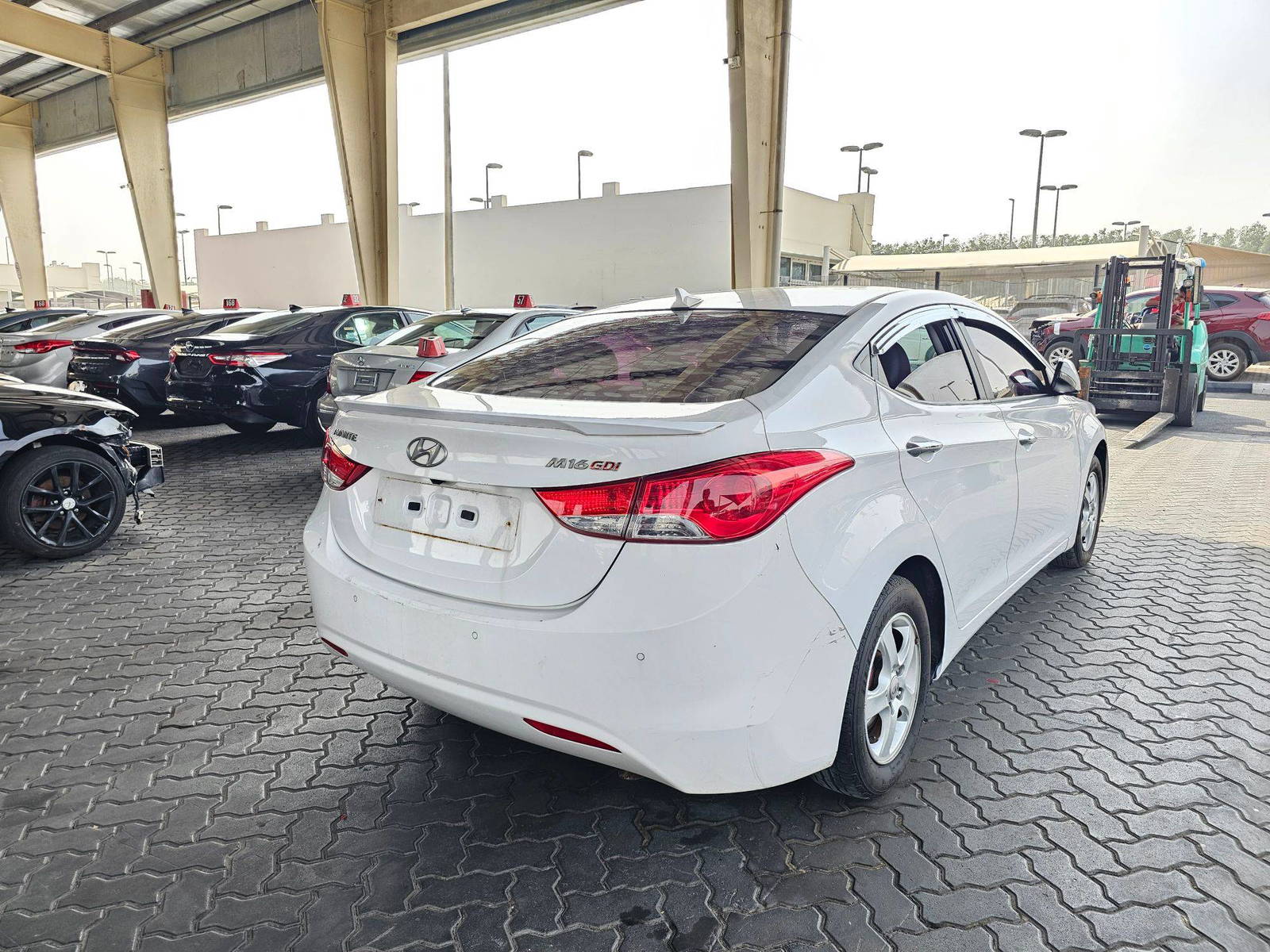 2012 HYUNDAI AVANTE — 167321 KM — Lot 608879 — Souq - Marhaba Auctions Used Cars - Image 3