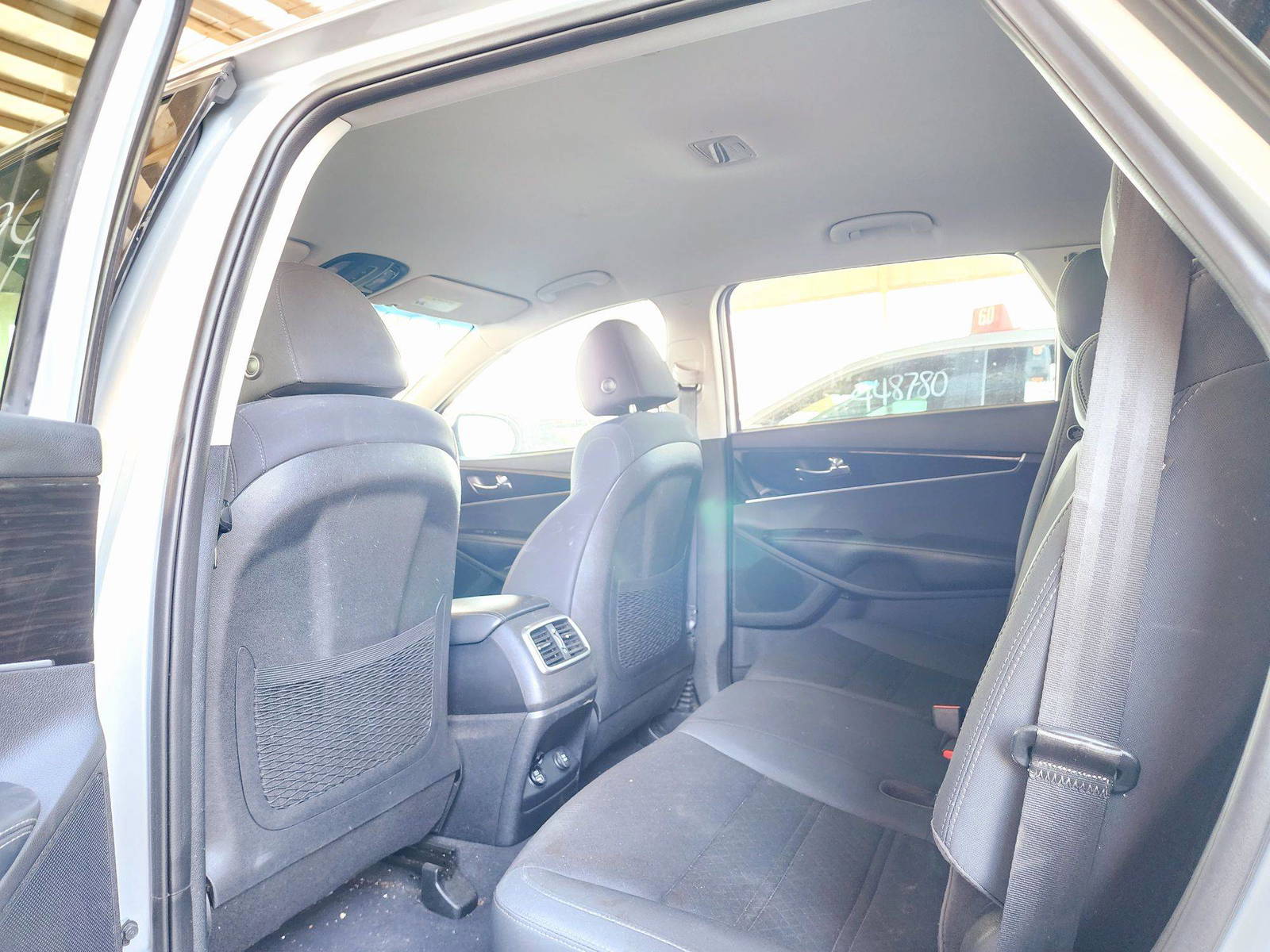 2020 KIA SORENTO — 97455 Miles — Lot LG614940 — Souq - Marhaba Auctions Used Cars - Image 6