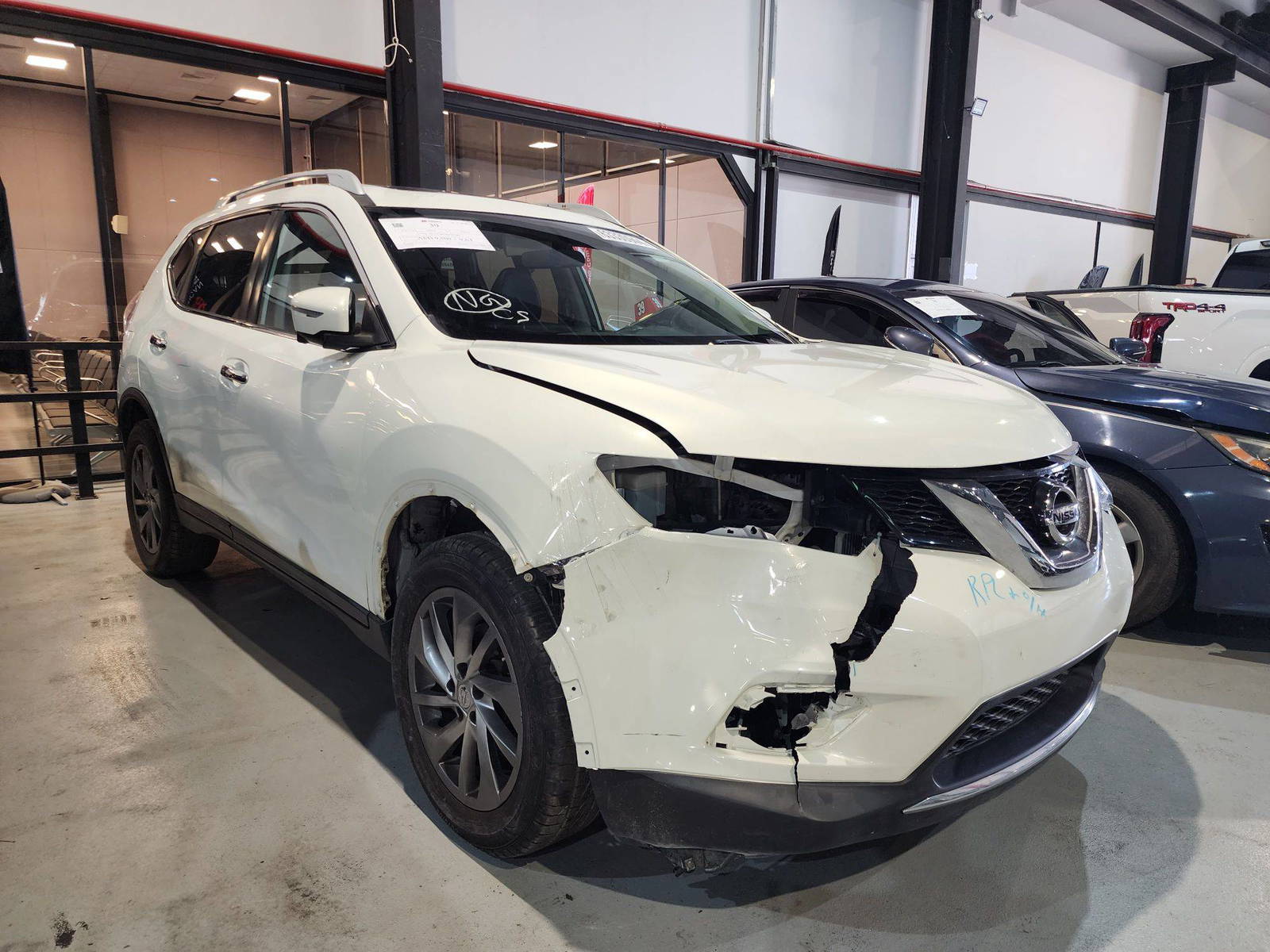 2014 NISSAN ROGUE — 127693 Miles — Lot 33506 — Al Quoz - Marhaba Auctions Used Cars - Image 6