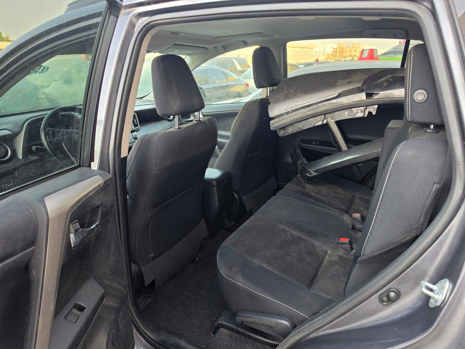 2018 TOYOTA RAV4 — 156696 Miles — Lot XJW705268 — Oman Yard - Marhaba Auctions Used Cars - Image 8