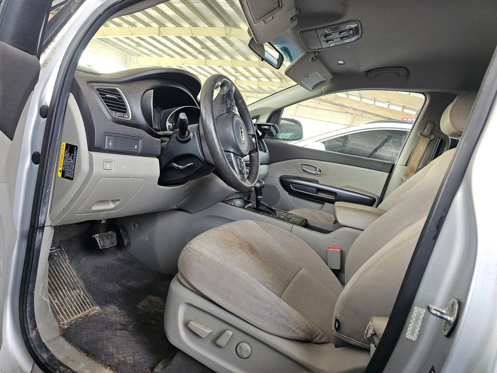 KIA SEDONA 2015 - Marhaba Auction Used Cars - Image 6