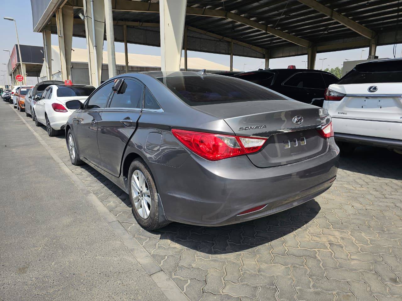 2013 HYUNDAI SONATA — 174182 Miles — Lot H722343 — Souq - Marhaba Auctions Used Cars - Image 4