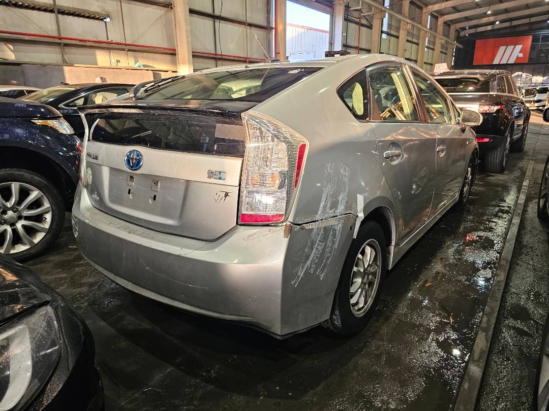 2010 TOYOTA PRIUS — Lot 42654823 — Main - Marhaba Auctions Used Cars - Image 3