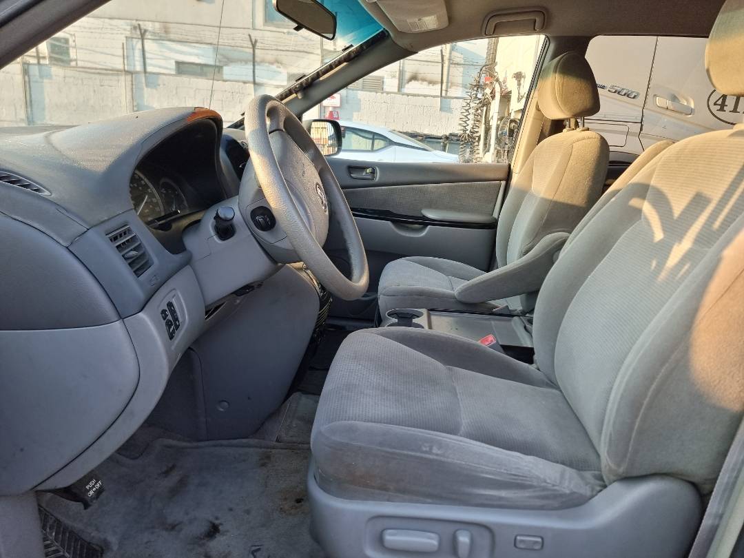2005 TOYOTA SIENNA — 320667 Miles — Lot 229835 — Souq - Marhaba Auctions Used Cars - Image 6