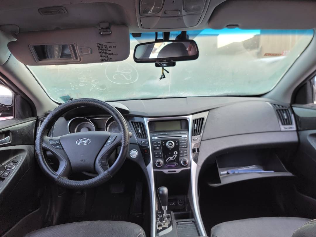 2010 HYUNDAI SONATA — 81422 KM — Lot A136574 — Main - Marhaba Auctions Used Cars - Image 8
