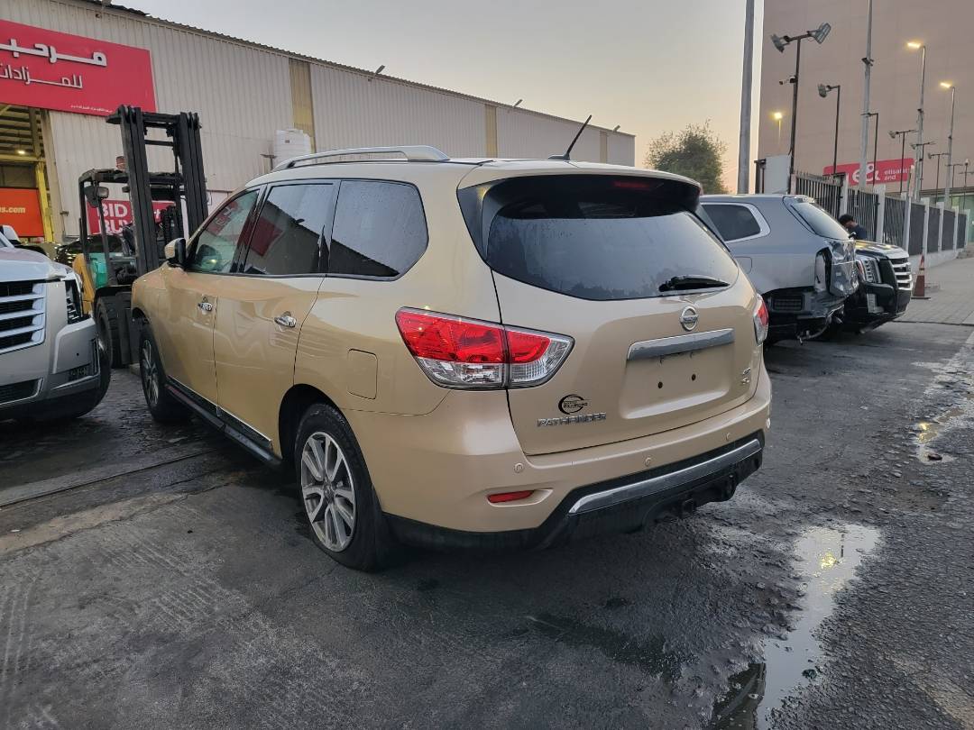 2013 NISSAN PATHFINDER — 178280 Miles — Lot 62813135 — Main - Marhaba Auctions Used Cars - Image 3