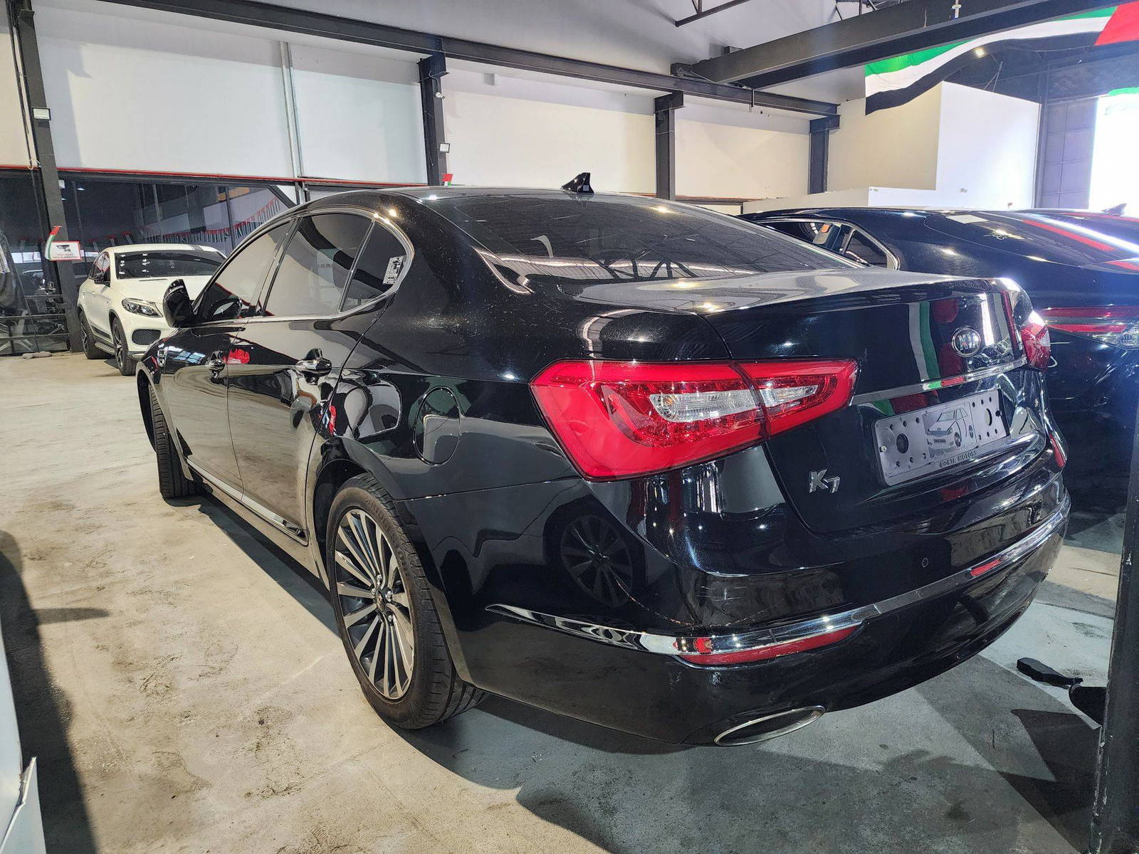 2013 KIA K7 — 157898 KM — Lot 106589 — Al Quoz - Marhaba Auctions Used Cars - Image 5