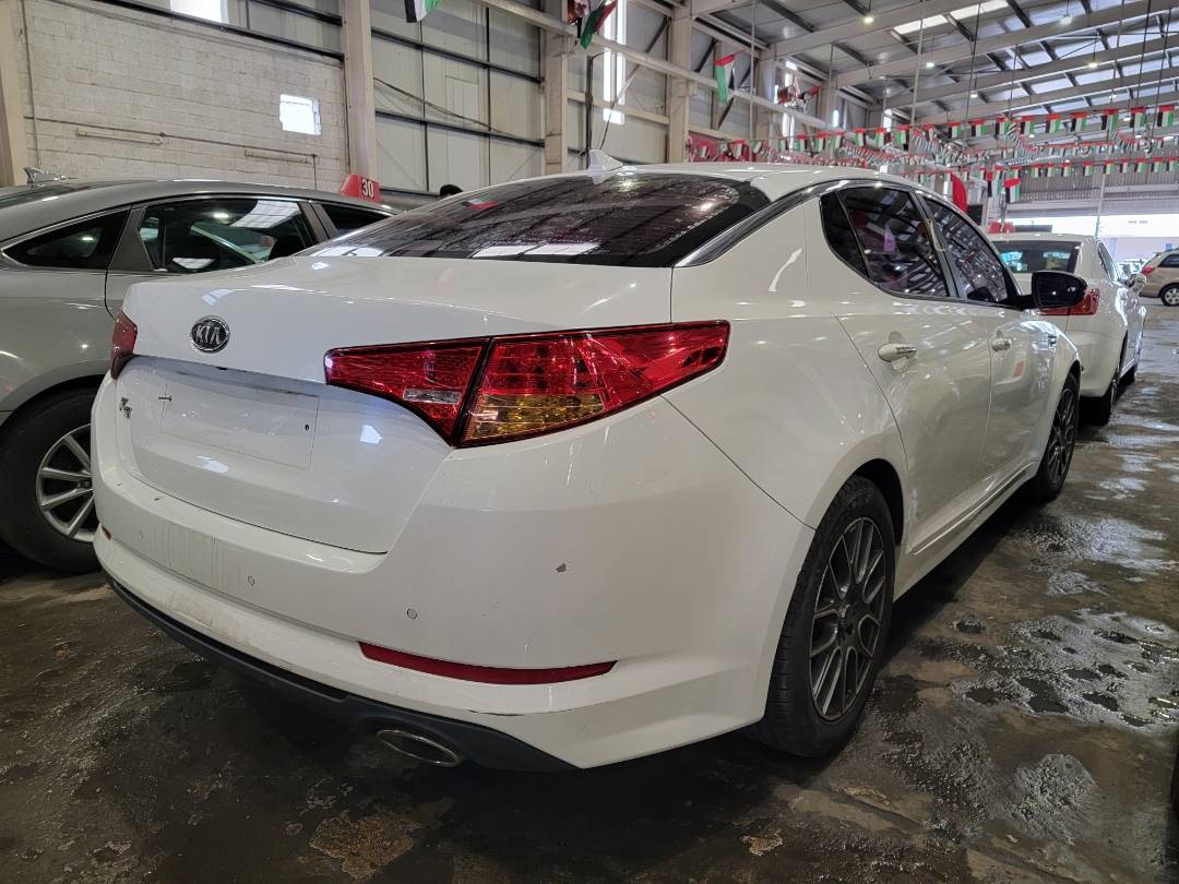 2011 KIA K5 — 191776 KM — Lot 147254 — Main - Marhaba Auctions Used Cars - Image 3