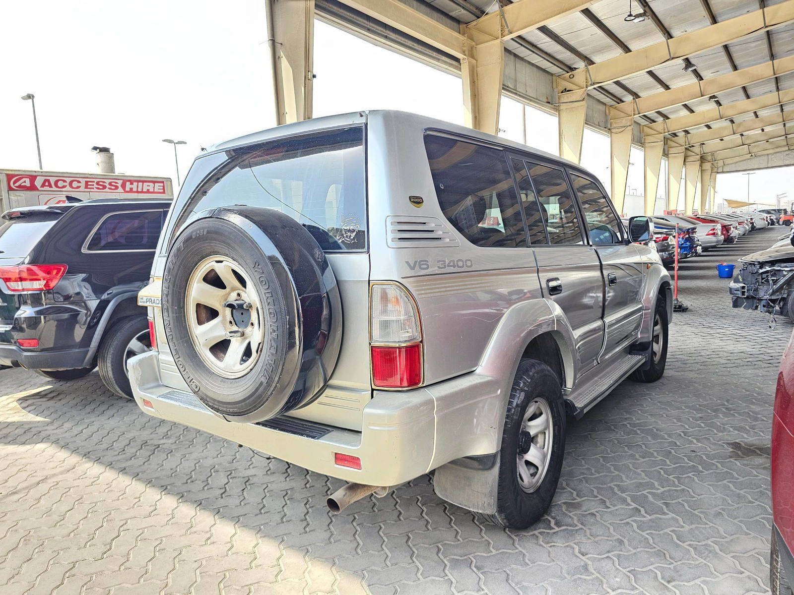 2000 TOYOTA PRADO — 293713 KM — Lot Y0073991 — Souq - Marhaba Auctions Used Cars - Image 3