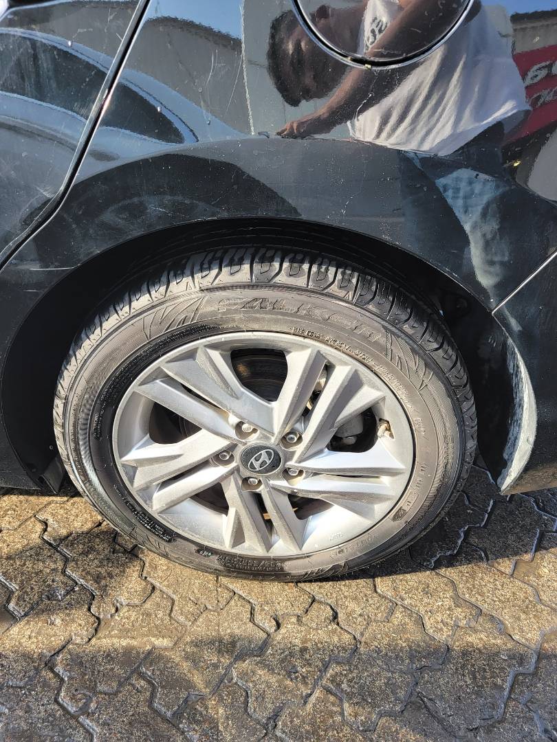 2019 HYUNDAI ELANTRA — 72298 Miles — Lot 85233 — Main - Marhaba Auctions Used Cars - Image 9