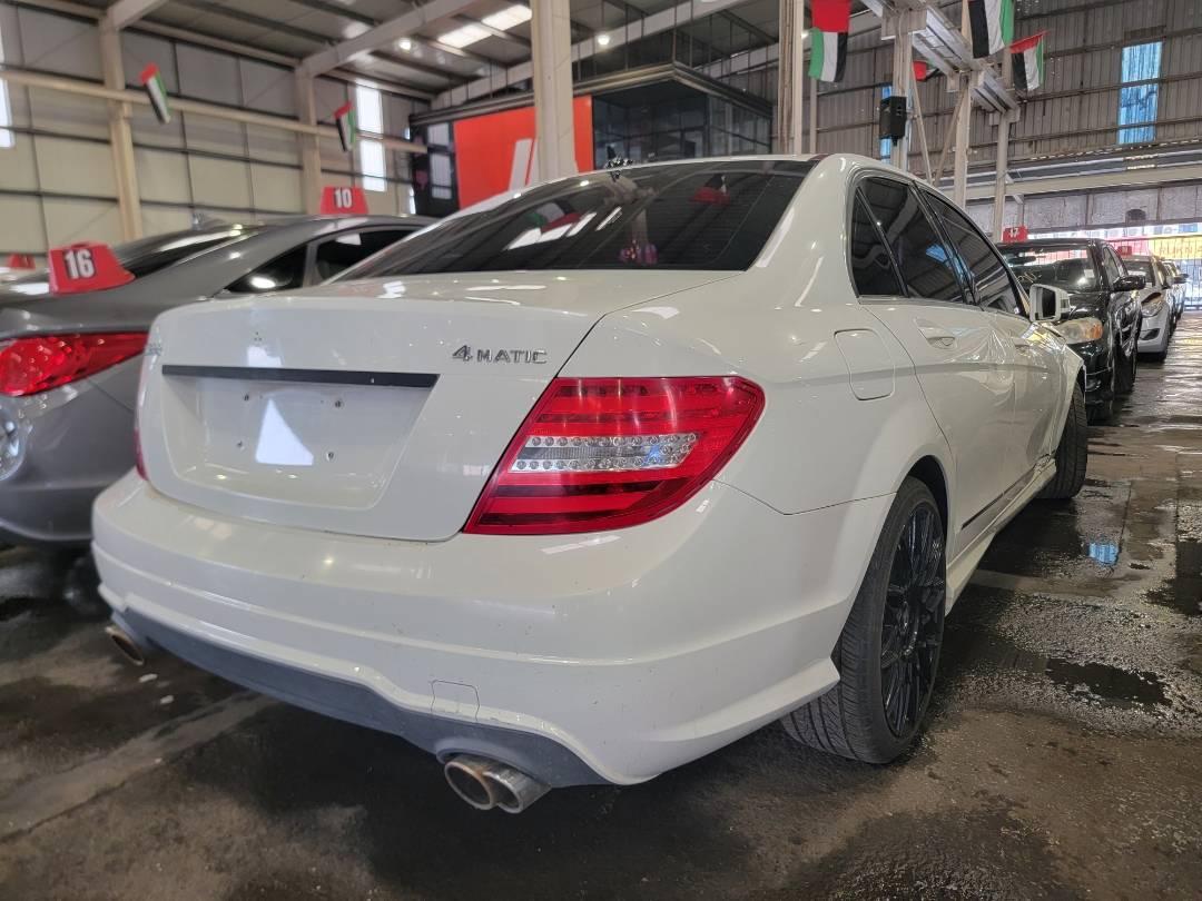 2012 MERCEDES BENZ C300 — 113633 Miles — Lot 38987801 — Souq - Marhaba Auctions Used Cars - Image 3