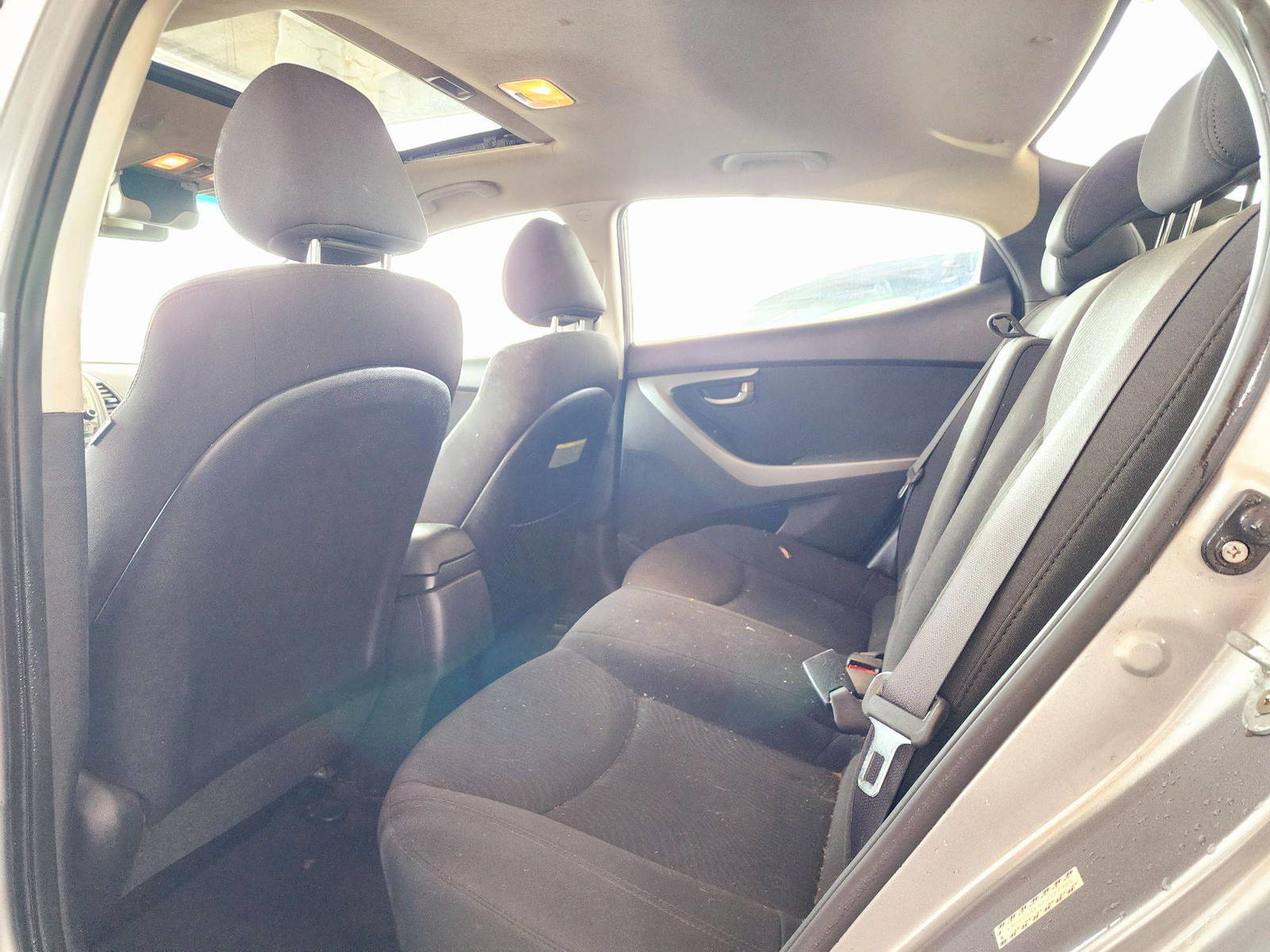 2016 HYUNDAI ELANTRA — 238585 Miles — Lot 84290274 — Souq - Marhaba Auctions Used Cars - Image 6