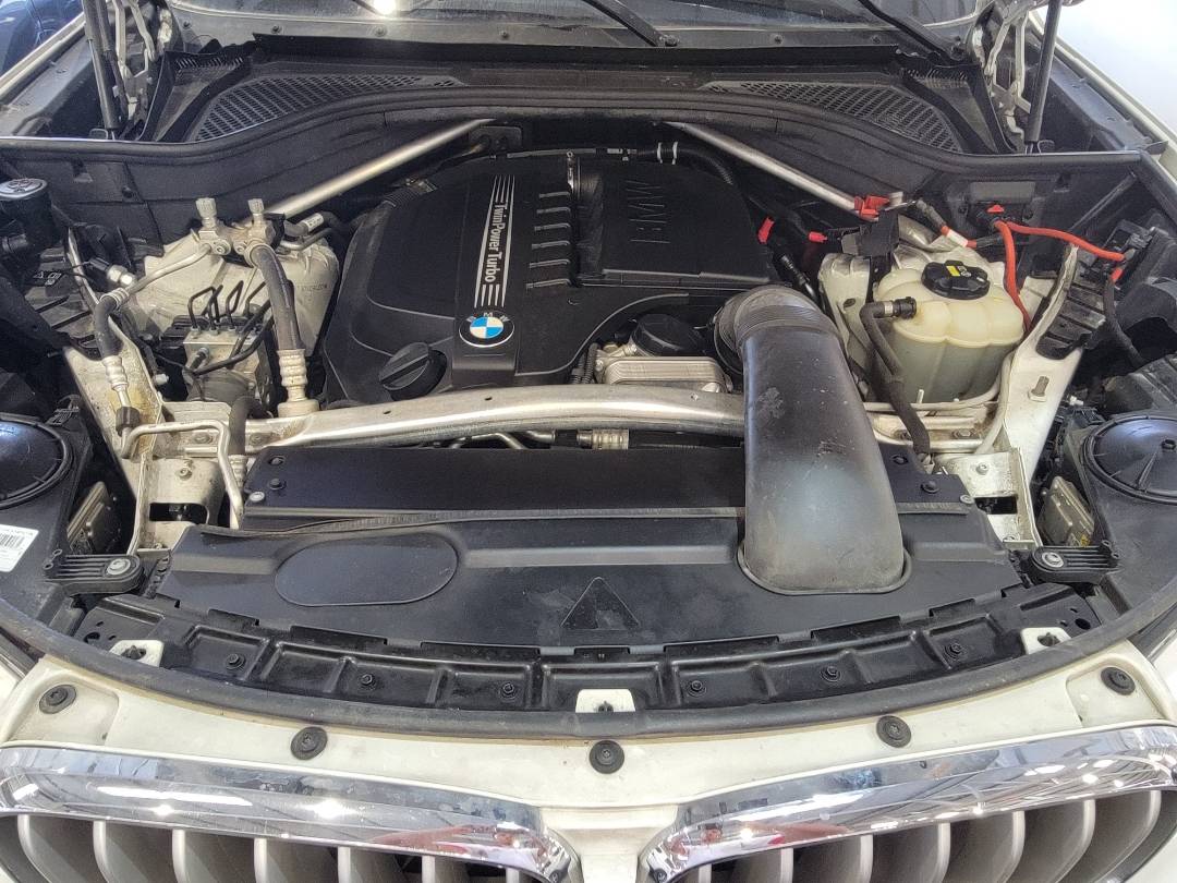 BMW X5 SDRIVE35I 2018 - Marhaba Auction Used Cars - Image 11