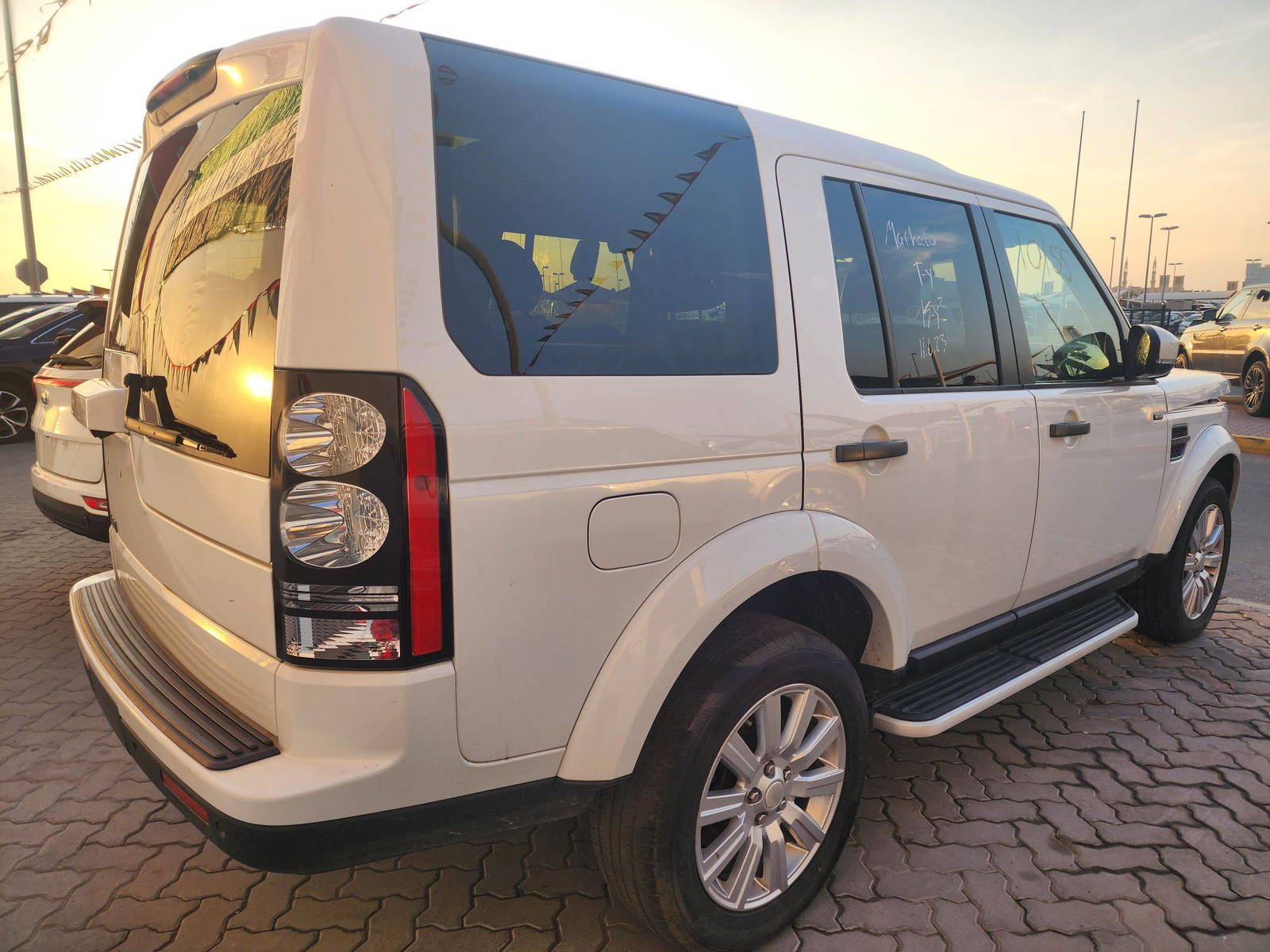 2015 LAND ROVER LR4 HSE — 145959 Miles — Lot 37210155 - Marhaba Auctions Used Cars - Image 10