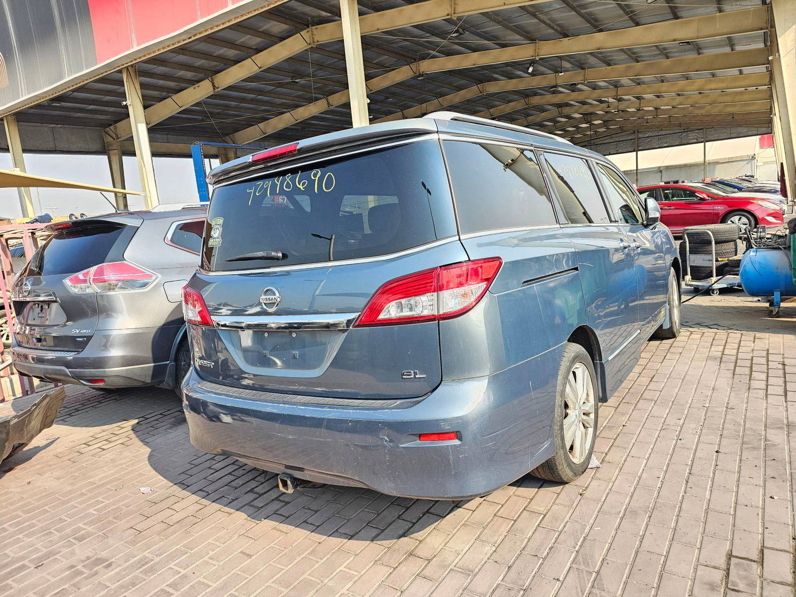 2011 NISSAN QUEST — 169035 Miles — Lot 7B9003816 — Souq - Marhaba Auctions Used Cars - Image 4