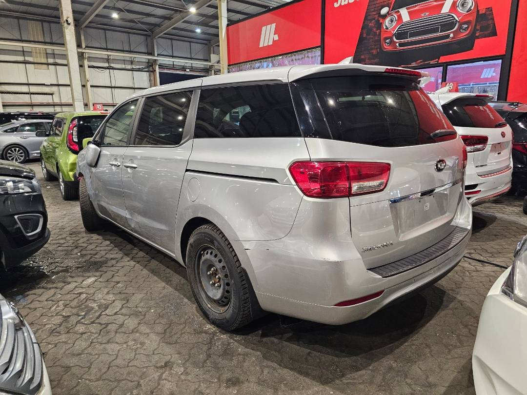 2017 KIA SEDONA — 161491 KM — Lot 12285204 — Main - Marhaba Auctions Used Cars - Image 3