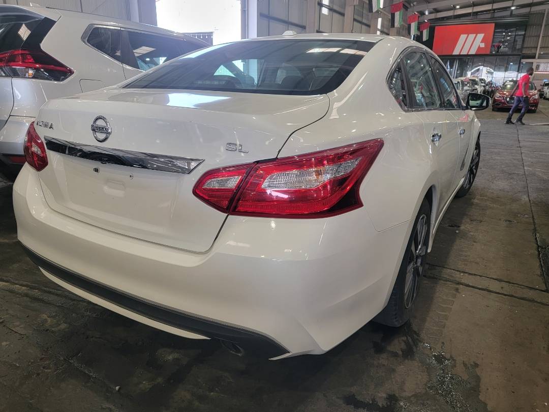 2017 NISSAN ALTIMA — 175170 Miles — Lot HC258135 — Main - Marhaba Auctions Used Cars - Image 5