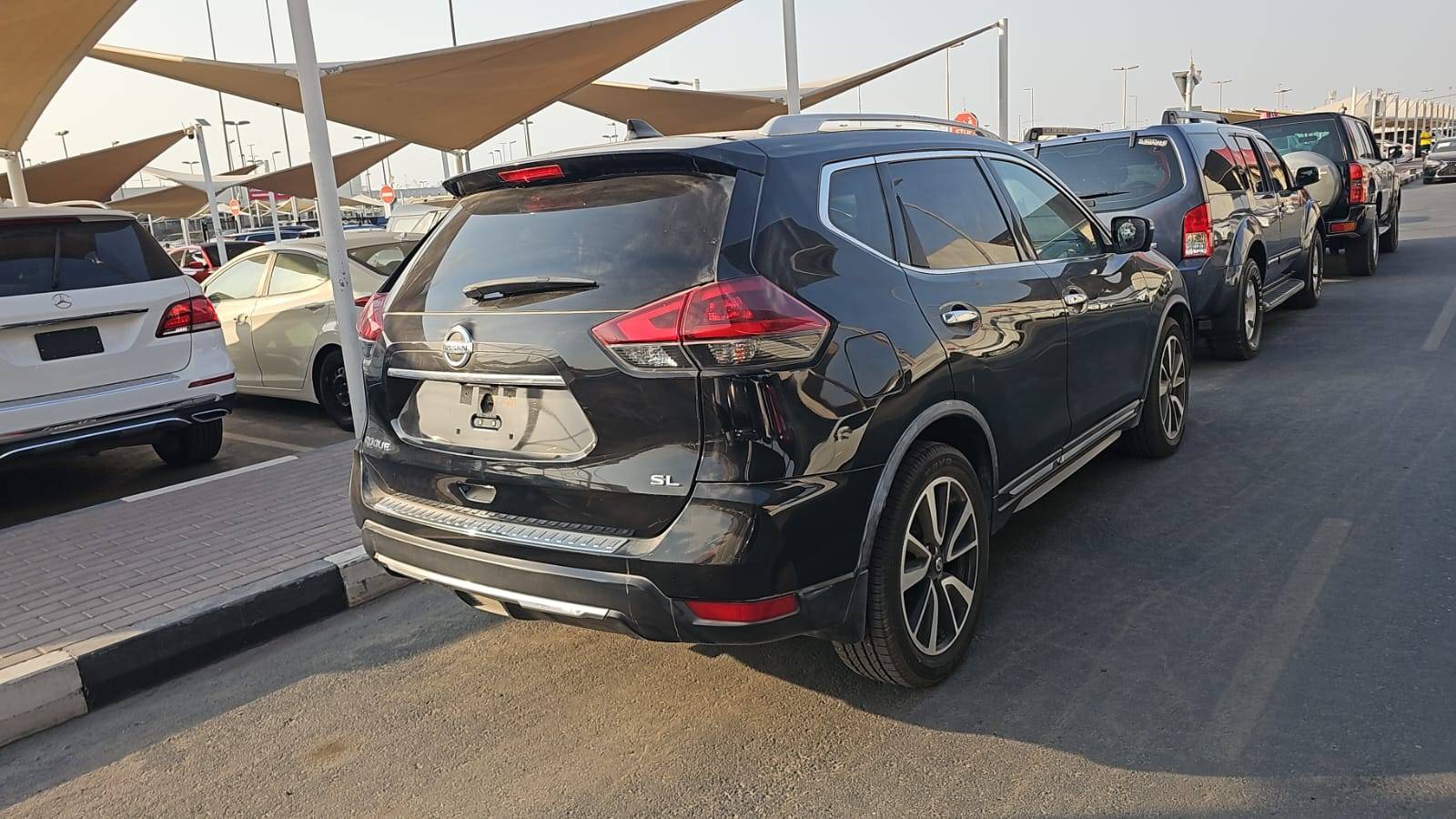 2018 NISSAN ROGUE — 129159 Miles — Lot 9JW451992 — Souq - Marhaba Auctions Used Cars - Image 3