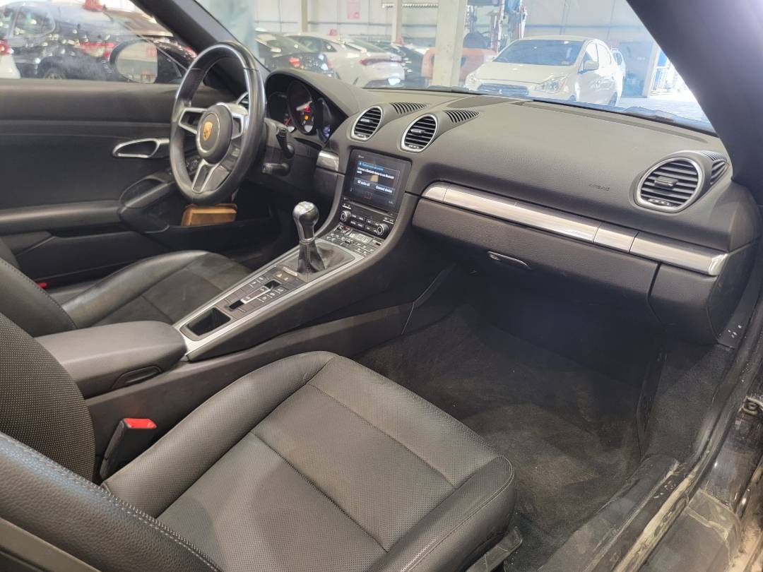 2022 PORSCHE 718 BOXSTER S — 77803 Miles — Lot S205147 — Main - Marhaba Auctions Used Cars - Image 15